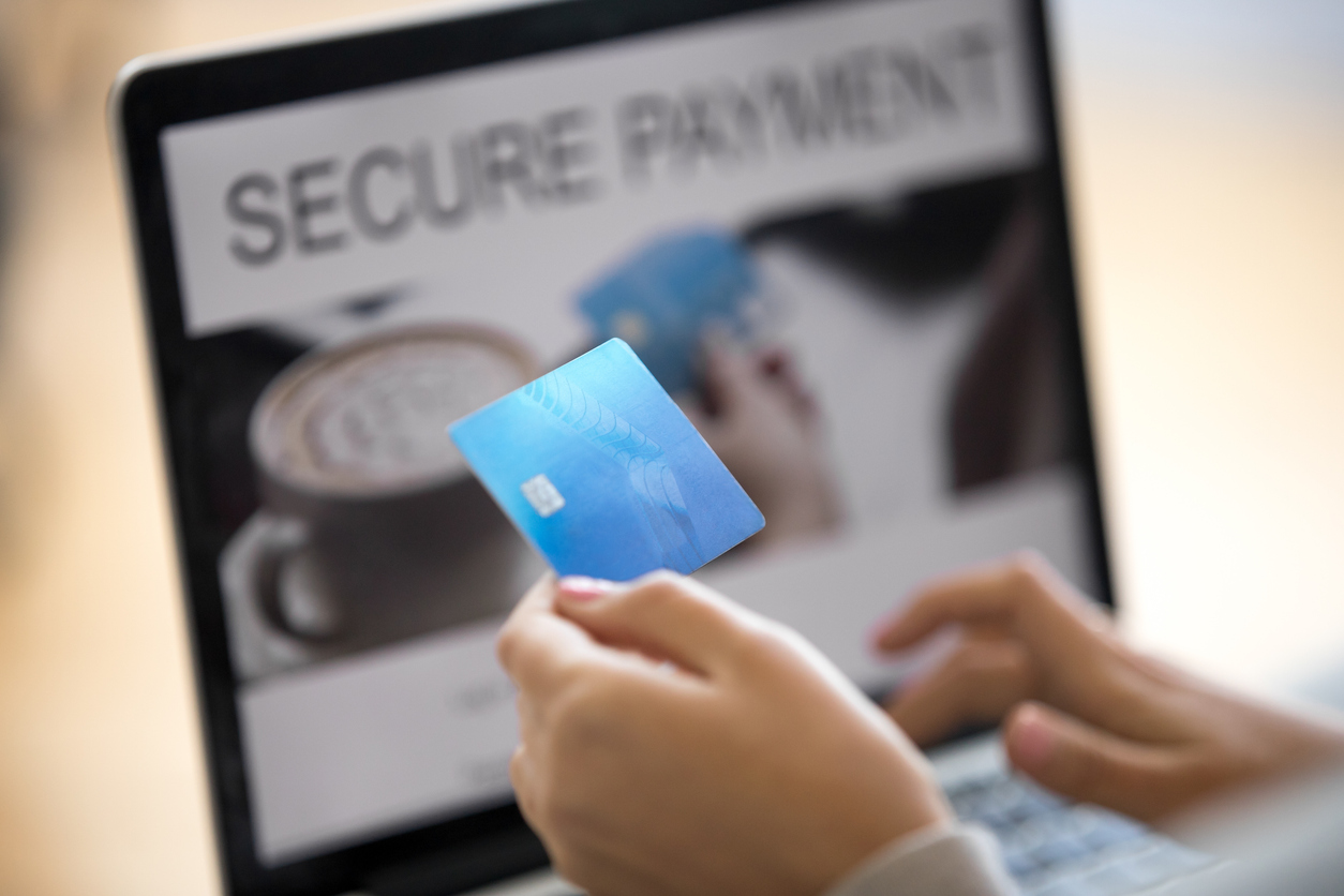 What's The Difference Between a Payment Gateway and a Payment Processor?